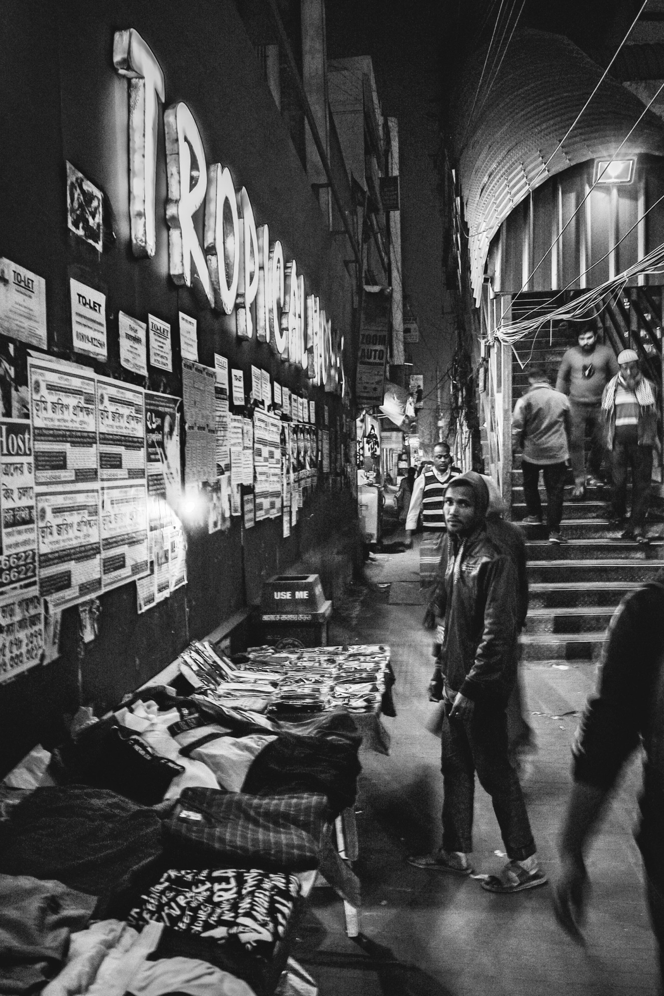 Street photography by Sayeed BM — Dhaka, Bangladesh